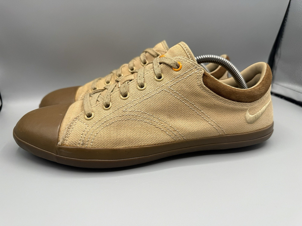 VINTAGE NIKE '06 Tan Canvas Leather Shoes Sneakers 315832-221 Men's Size 10 RARE